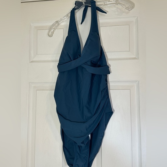 NWT Cupshe swimsuit. - Picture 4 of 10